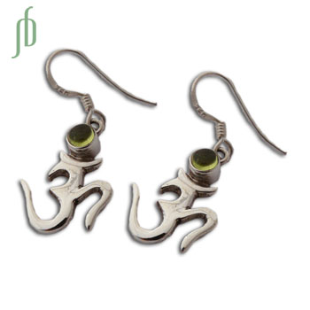 Ohm Oorbellen met Peridoot